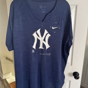 Nike Yankees Blue Dri-fit Women’s oversized jersey style tee